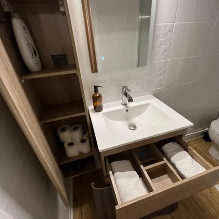 Très Joli En Plein Cœur D'angouleme